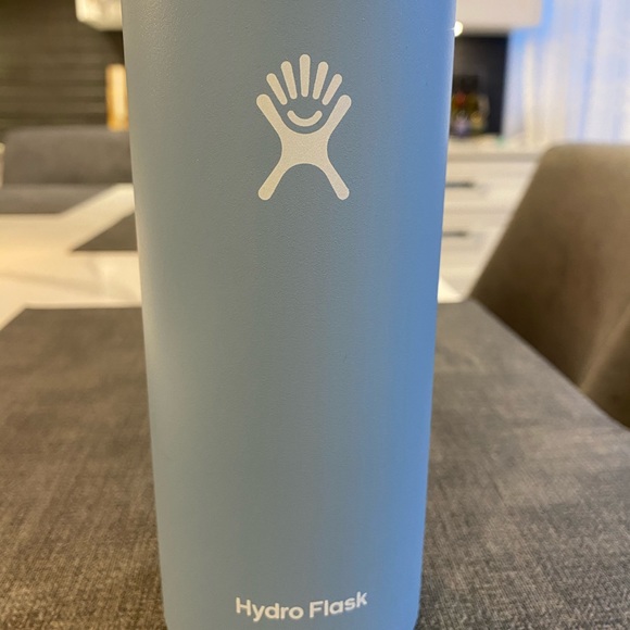 Light blue hydro flask - Picture 2 of 4